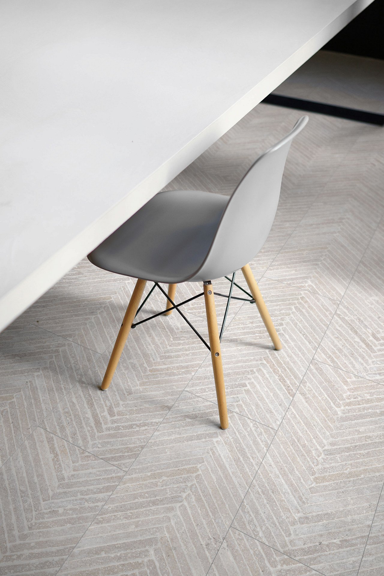 R130 Greige Babylon, PT - Image 4