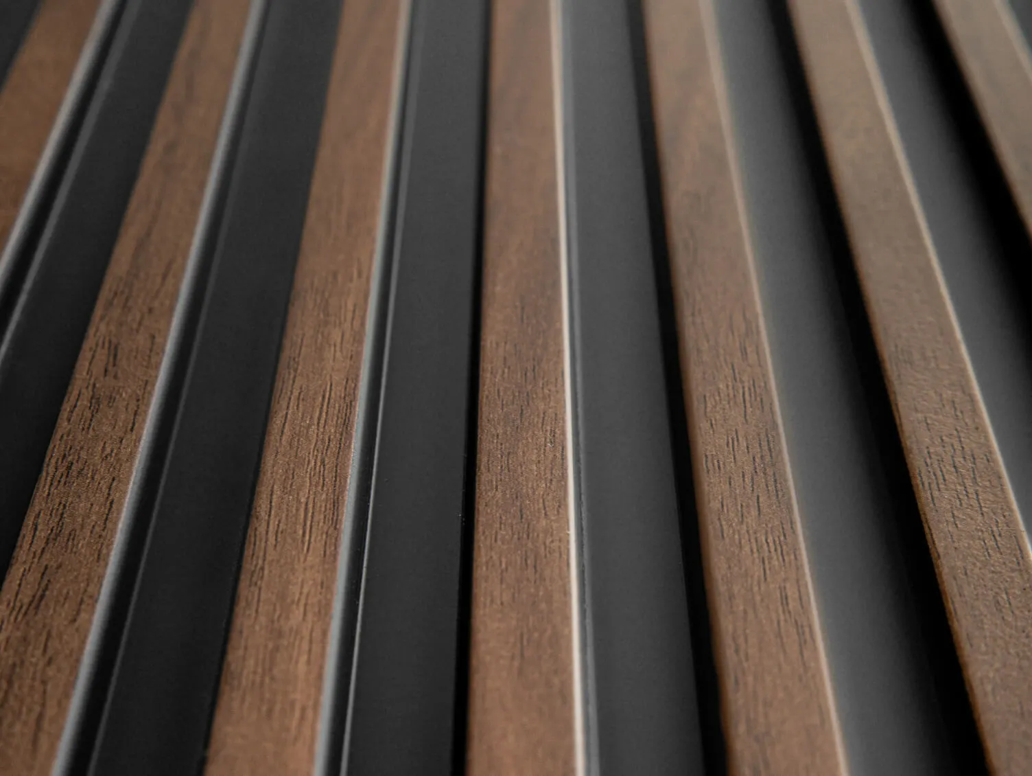Vandeniui atsparios lamelės L0104R Stretto (2700mm), tamsus ąžuolas - Image 8